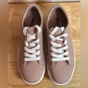 NWOT MILOCACA Womens Laceup Fashion Sneaker Shoes Size 8.5 Mauve